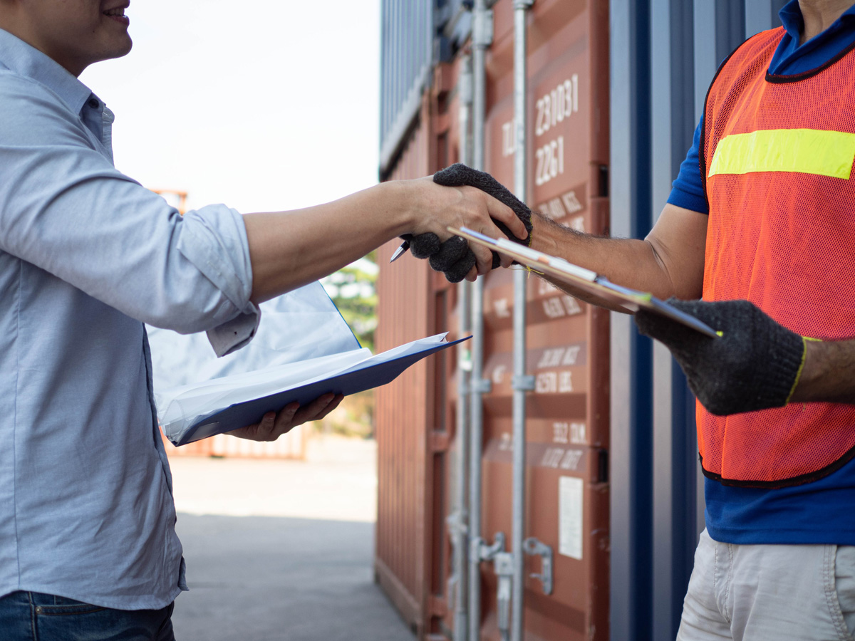 How Customs Brokers Drive Trade Efficiency Amid Shifting Tariff Policies