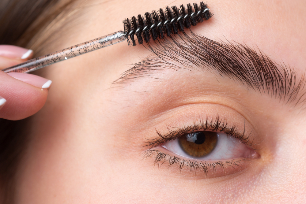 Eyebrow Transplant Guide: Costs, Techniques & Results for Fuller Brows
