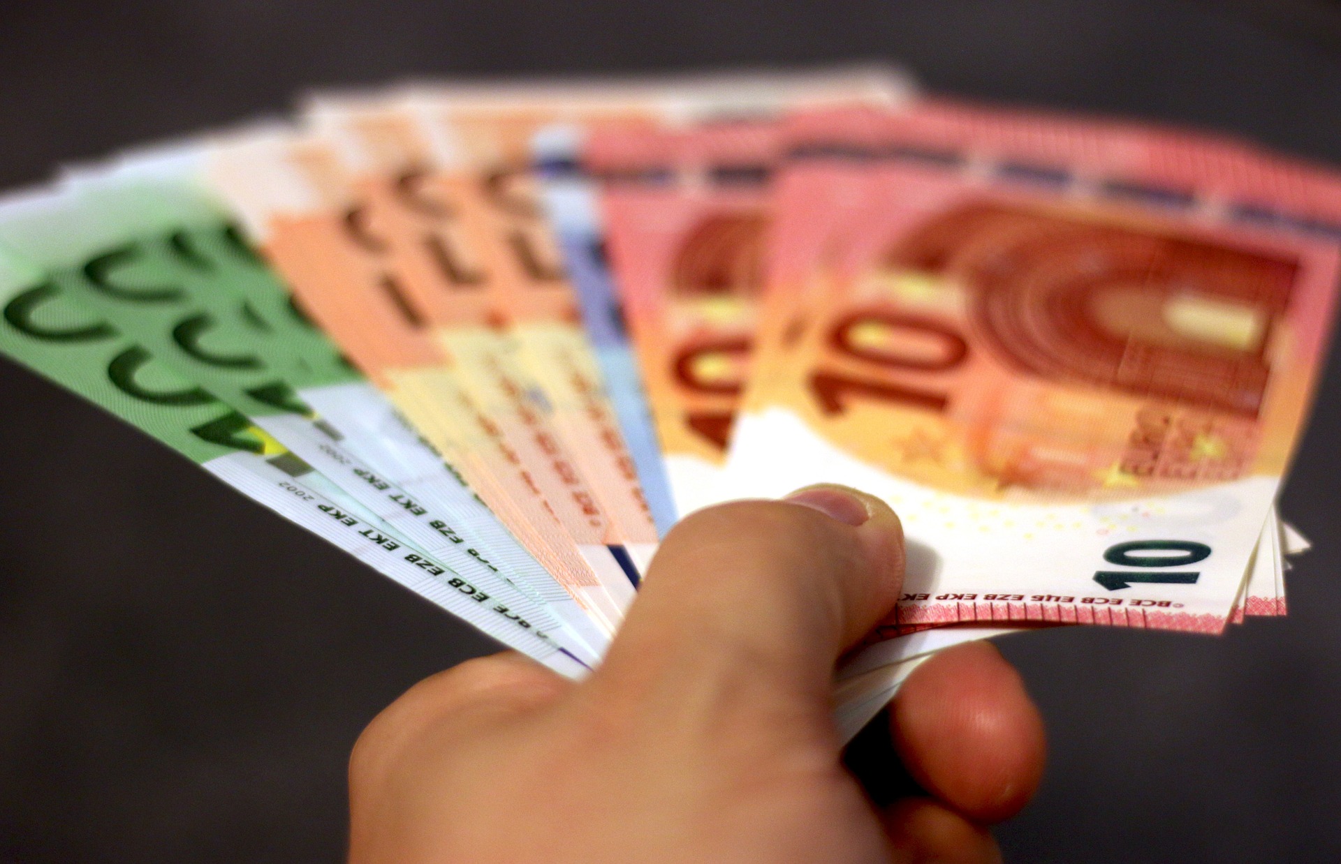 Schnelle Kredite trotz schlechter Bonität: Sofortkredite, Anbietervergleich & Tipps zur Bonitätsverbesserung