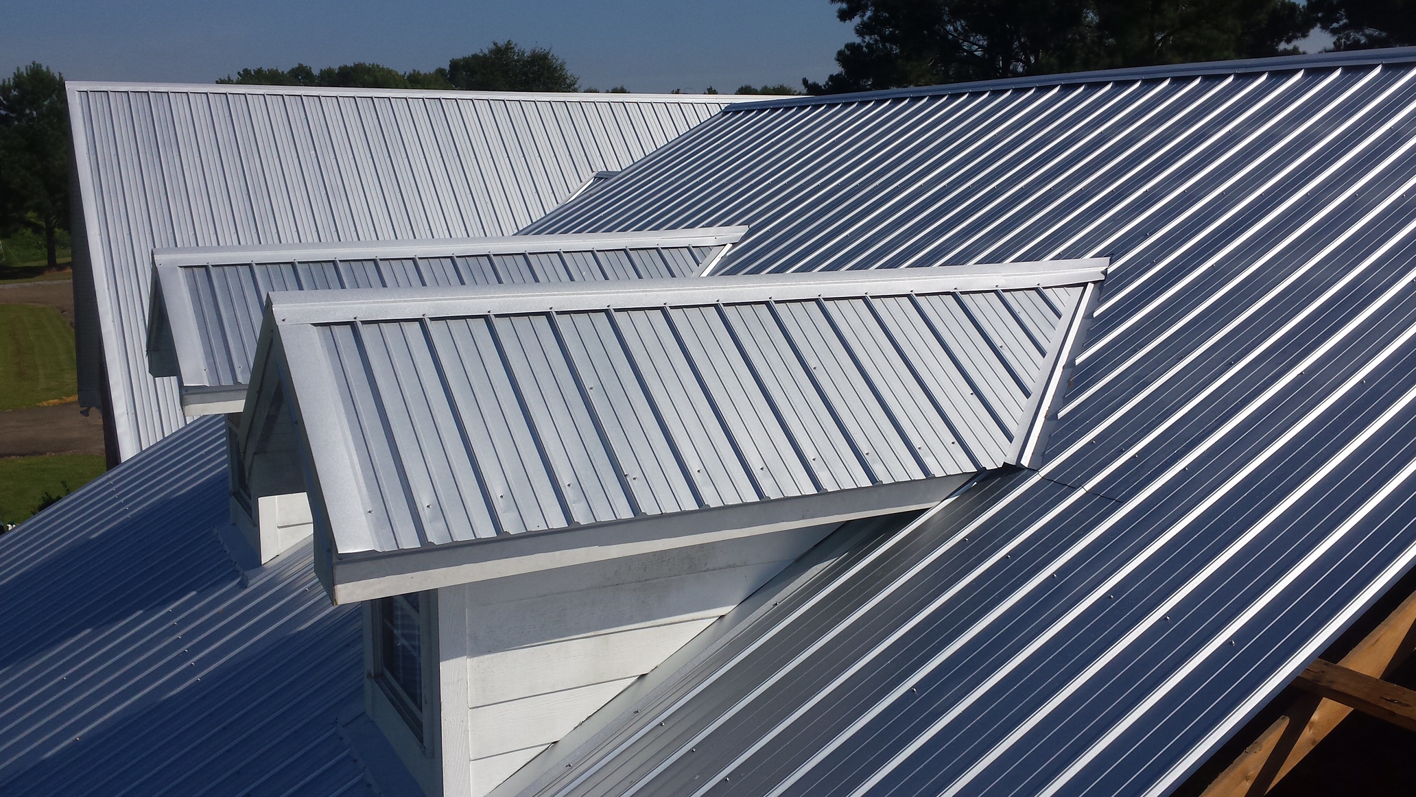 Metal Roofing: Costs, Types, Benefits & Installation Guide