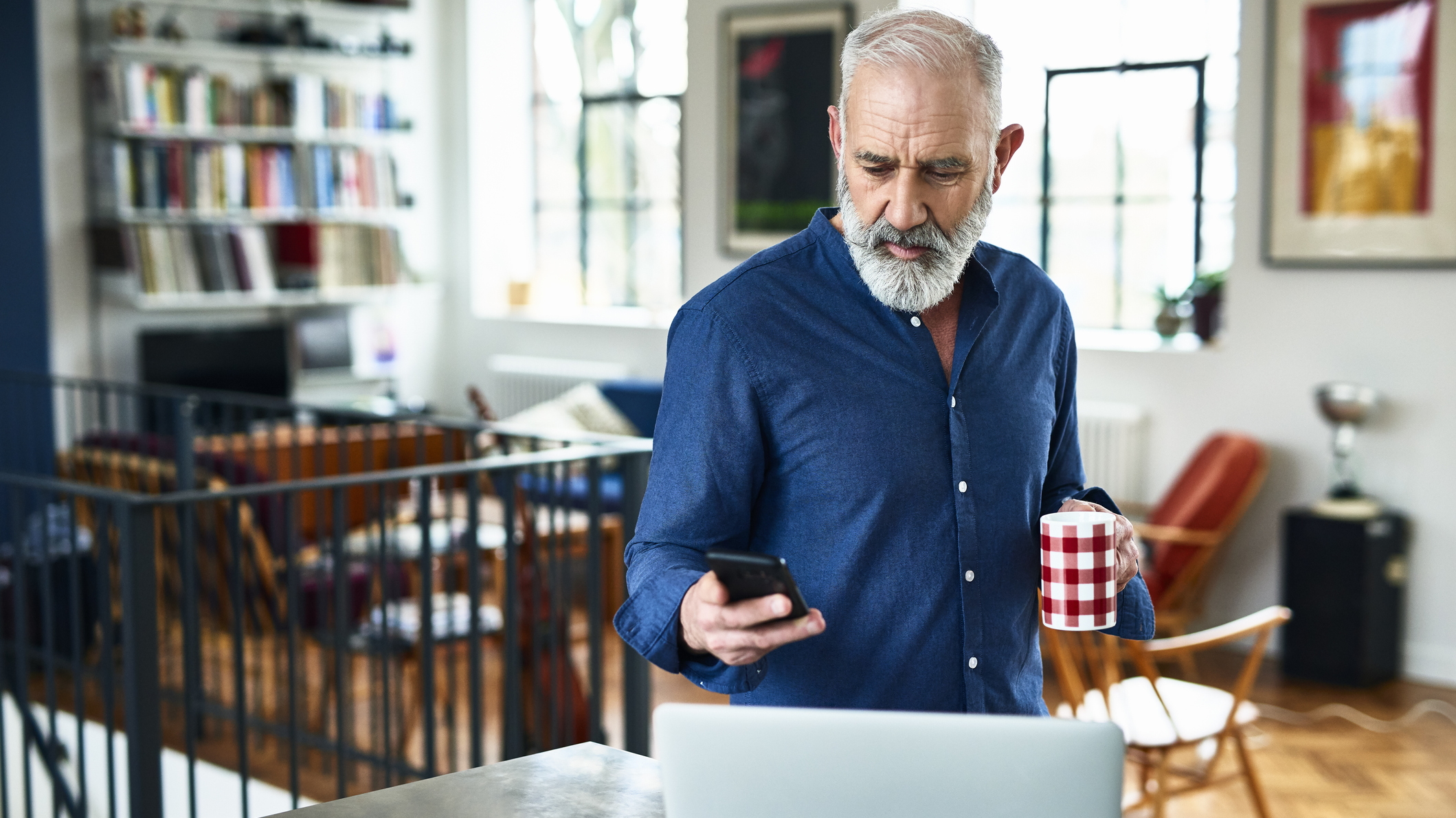 Affordable Senior Cell Phone Plans: Compare Discounts, Features & Coverage