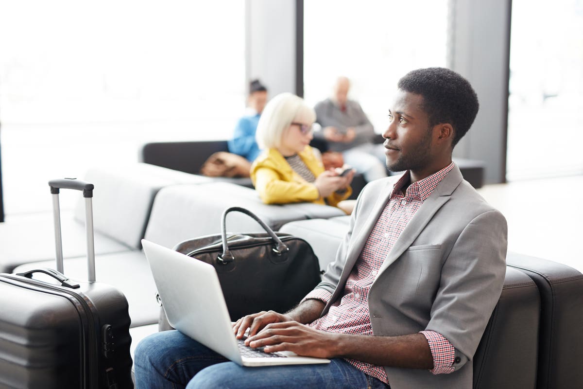 Global Business Guide: Legal Compliance, Renewable Energy, Real Estate & IT Talent