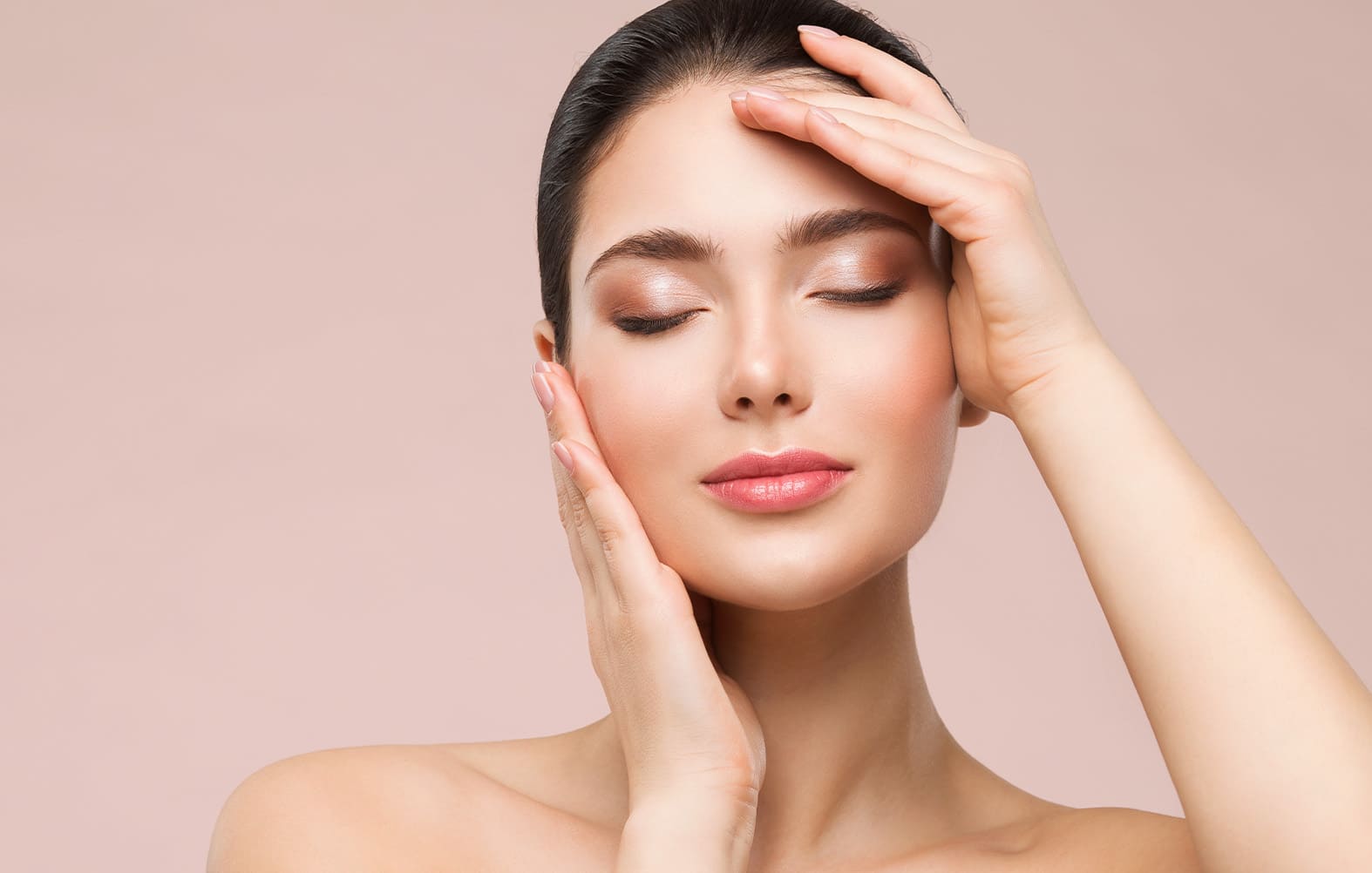 Expert Guide to Skin Aging: Causes, Topical Treatments, Natural Remedies, and Non-Invasive Tightening