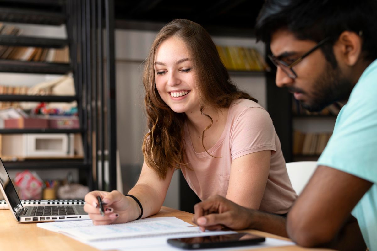 Online Education for Career Growth: Micro-Credentials, Certifications & Flexible Learning Pathways