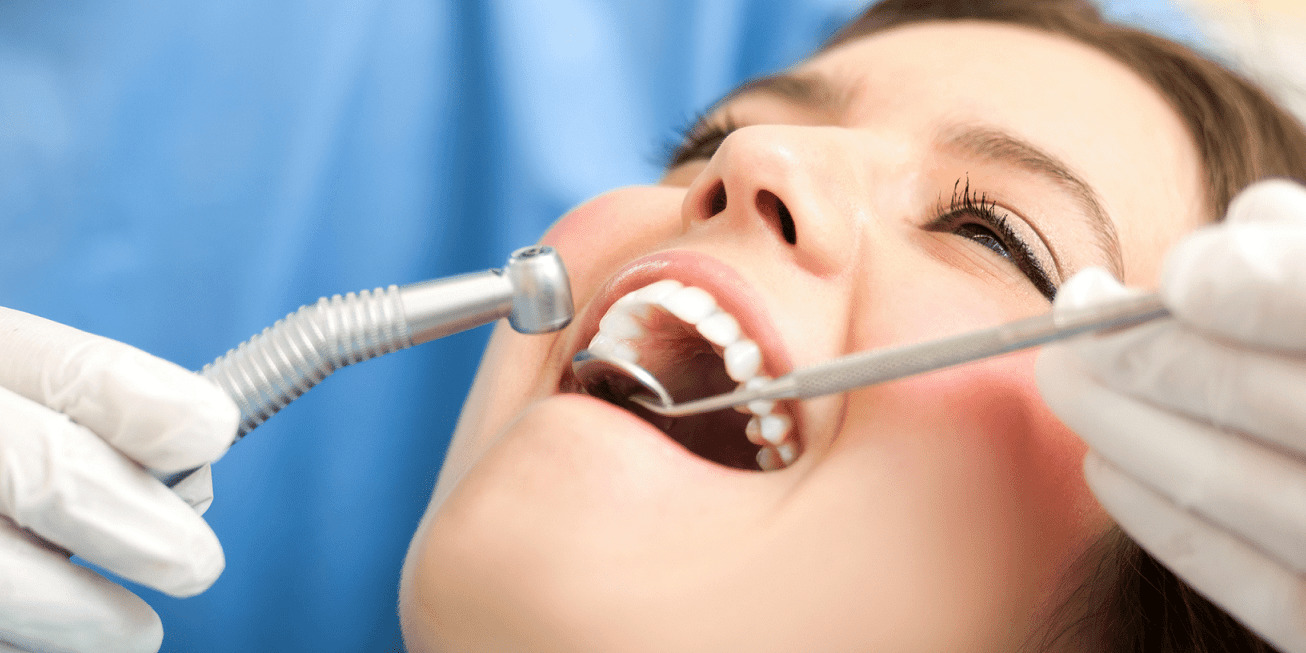 Revisión Dental Gratuita: Beneficios, Prevención y Pasos para Aprovecharla