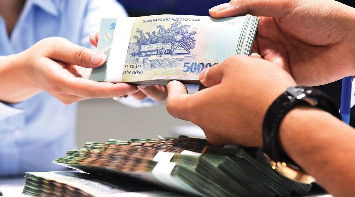 Vay tiền khi tín dụng xấu: Lựa chọn, rủi ro & giải pháp cải thiện điểm
