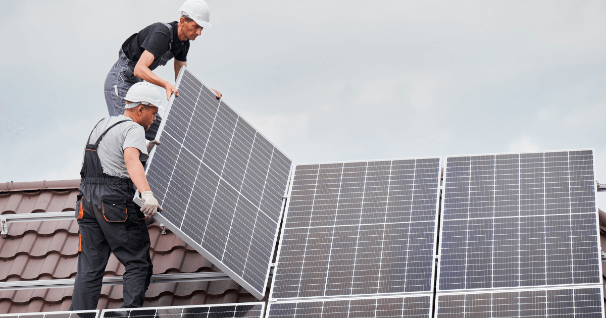 Photovoltaik auf Altbauten: Planung, Montage und Mini-Solaranlagen für Bestandsimmobilien