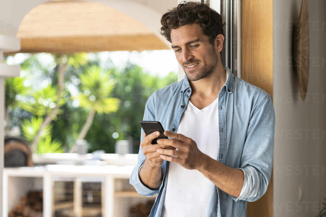 2025 Guide to Free Government Phones: Eligibility, Costs & Application Tips