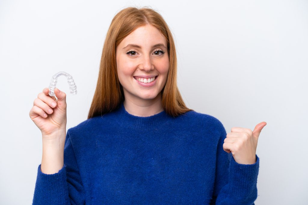 Clear Aligners vs Traditional Braces for Adults: Cost, Care, and Effectiveness