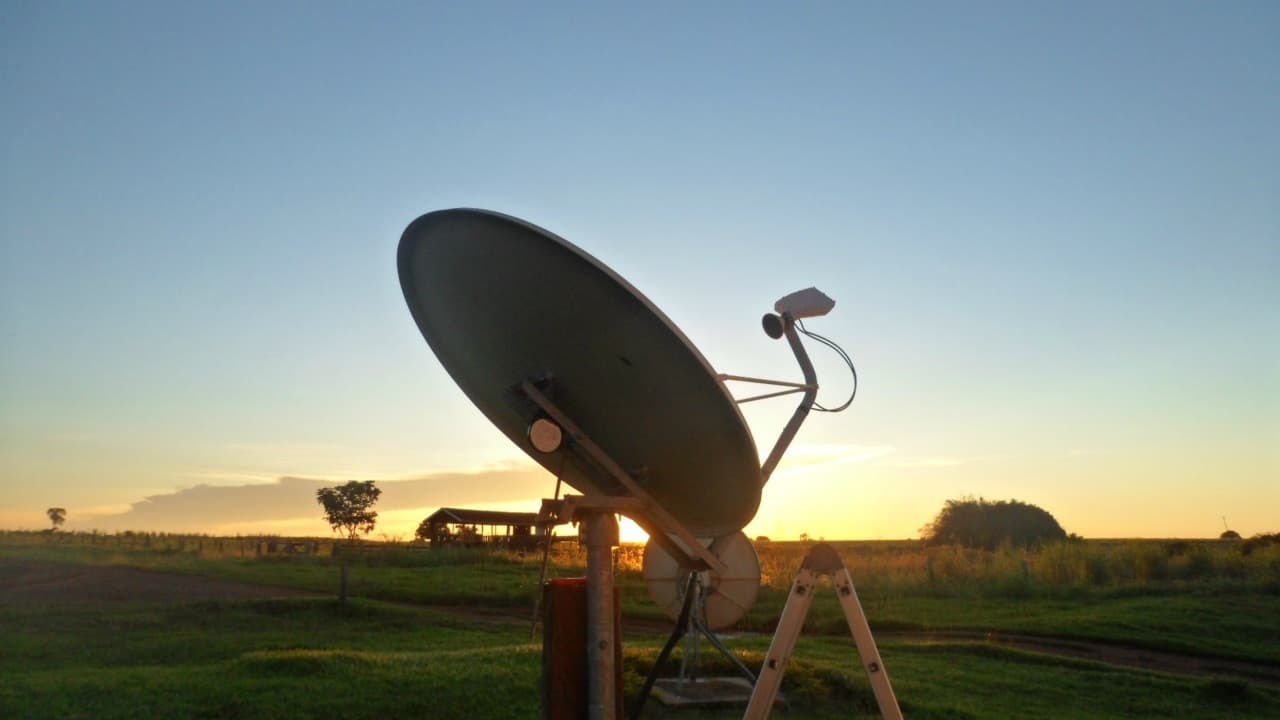 Internet Via Satélite no Brasil: Conectividade em Regiões Remotas, Benefícios e Inovações LEO