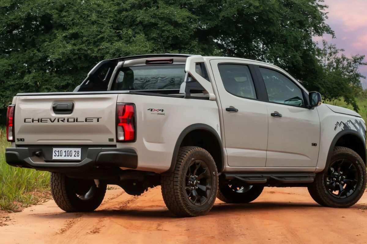 Caminhonetes no Brasil: Sustentabilidade, Comparativo Ford Ranger vs Toyota Hilux e Guia de Picapes Usadas