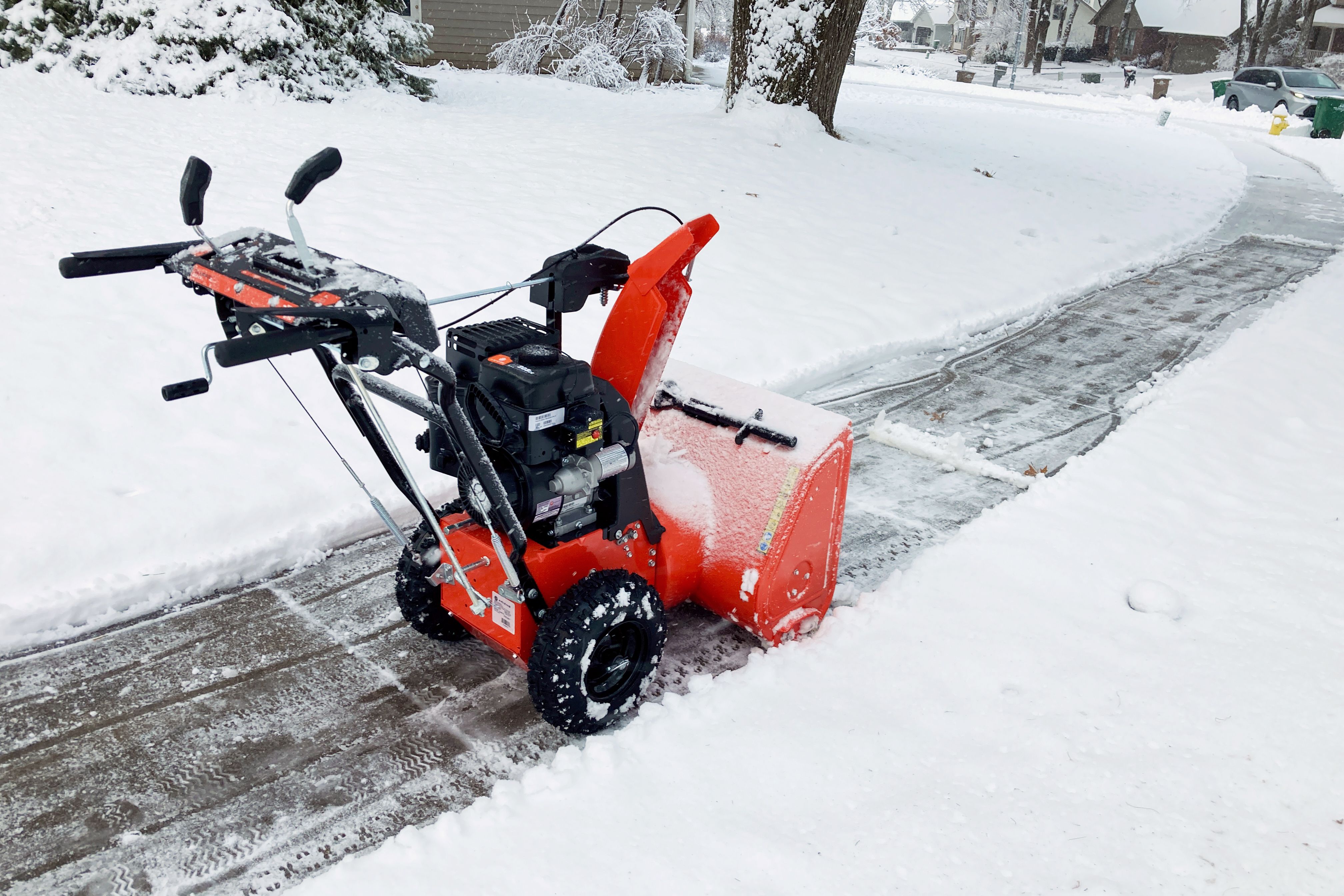 2025 Snow Blower Buying Guide: Heated Handles, Top Models & Reliability Insights