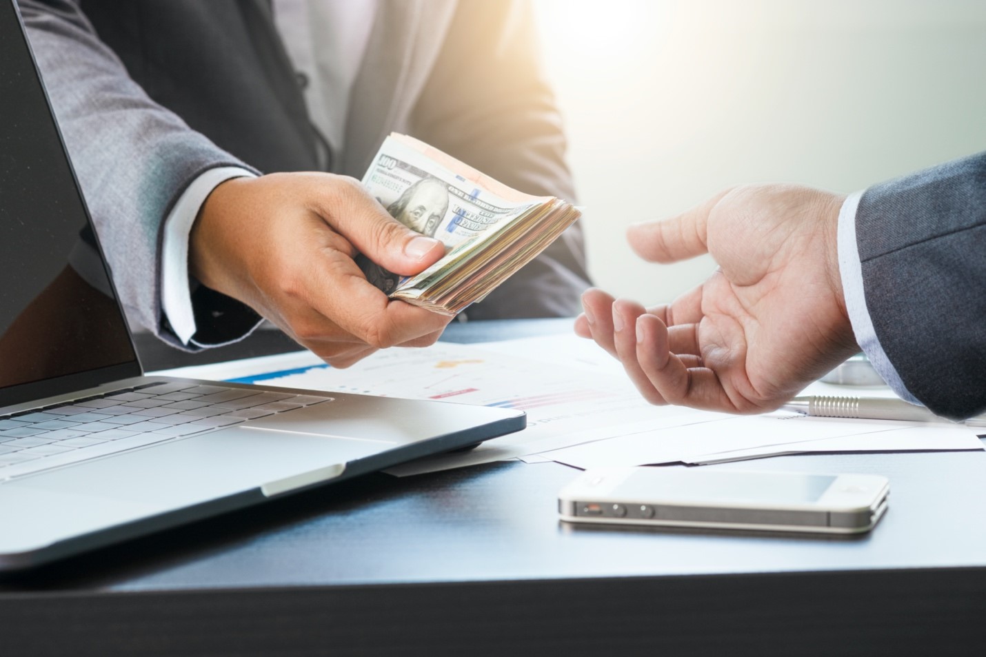 Same-Day Loans: Speed, Costs, and Smart Alternatives