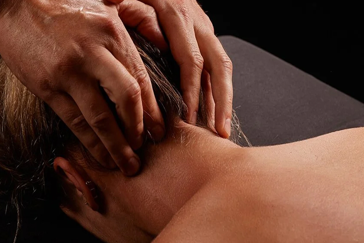 How Migraine Massage Therapy Reduces Pain: Techniques, Benefits & Practitioner Tips