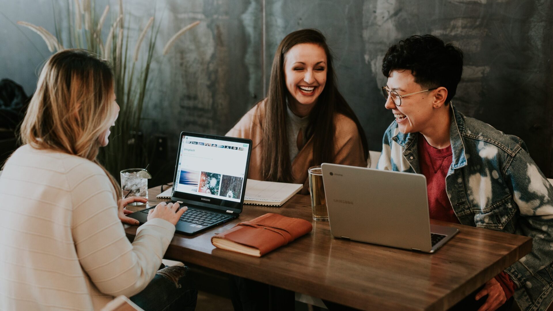 International Scholarships for Study Abroad: Types, Application Strategies, and Funding Tips