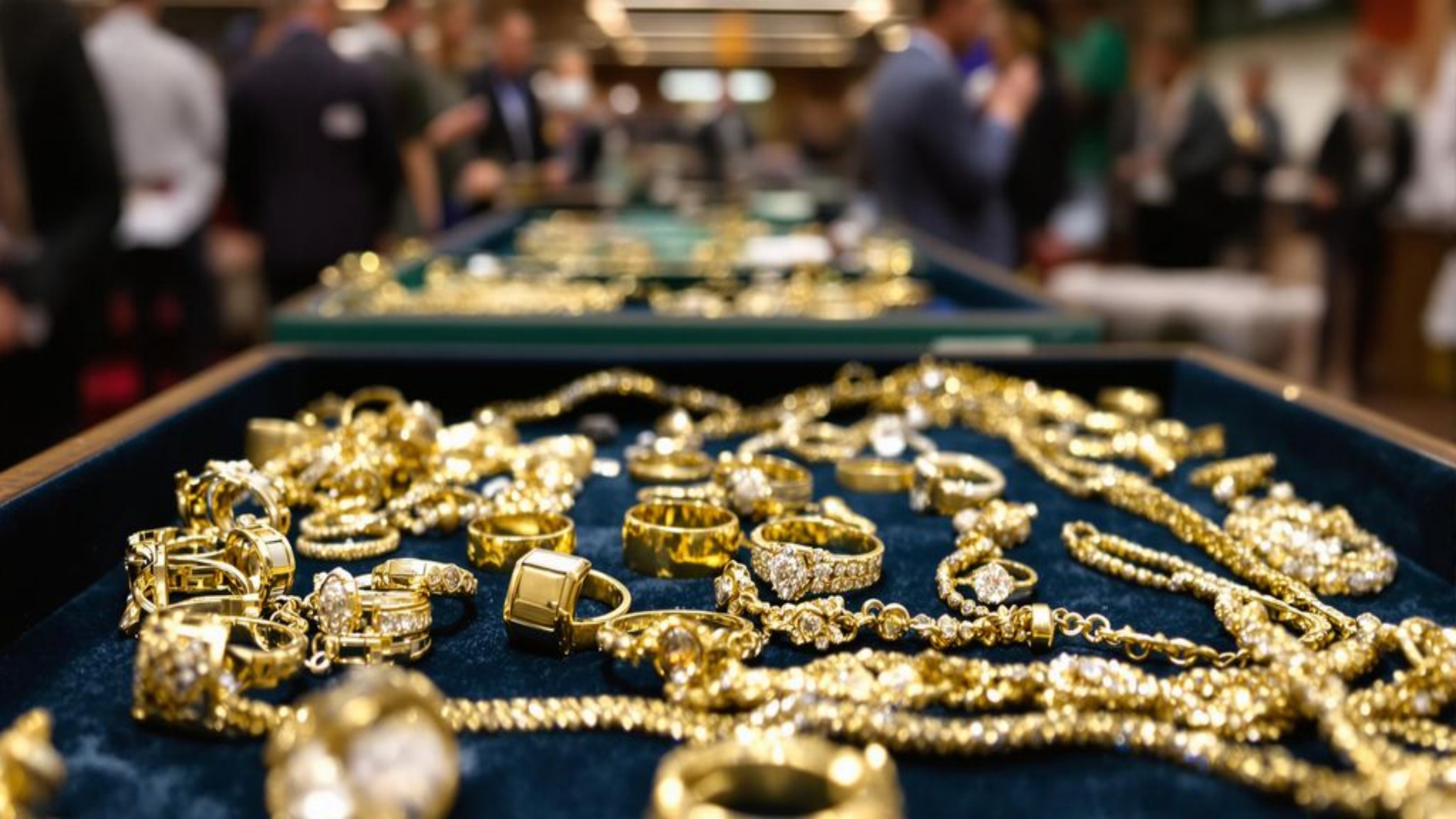 Cómo Comprar Joyas en Subastas Online: Guía de Autenticación, Valoración y Tácticas