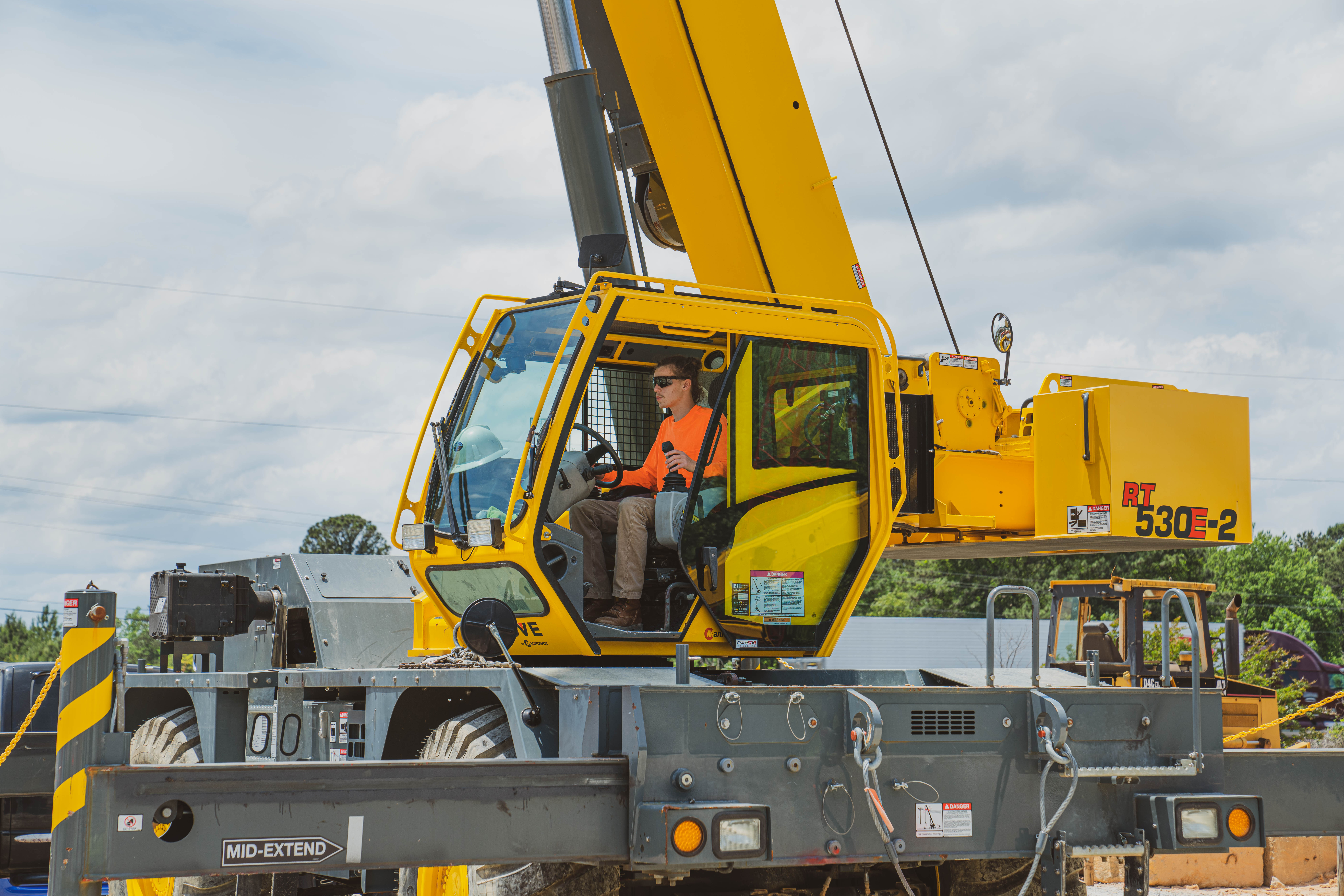 Crane Operator Paid Training: Costs, Funding, and Entry-Level Jobs