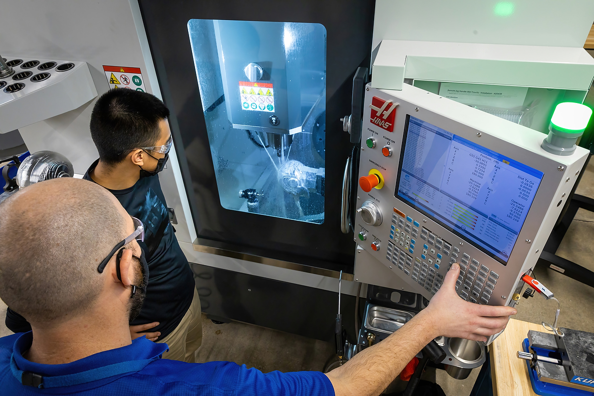 Guía Completa para Aprender CNC: Desde Código G hasta Certificación Oficial