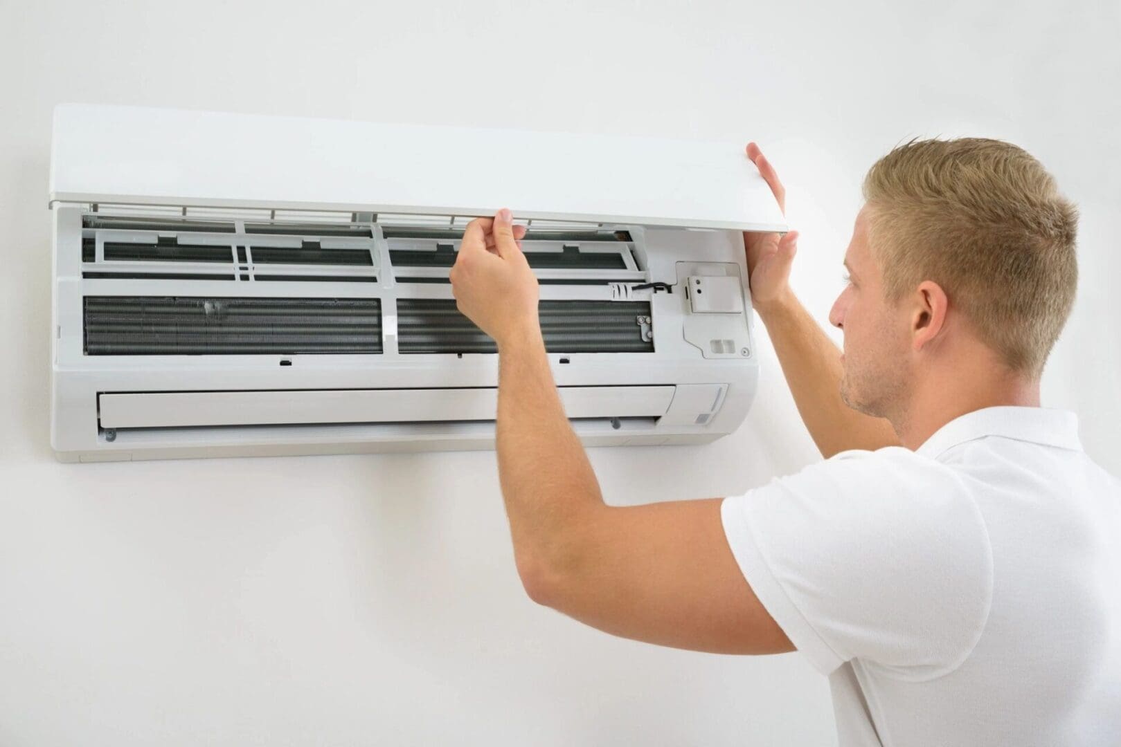 Early AC Failure Signs: Why Local Technicians Fix Faster and Keep Your System Running