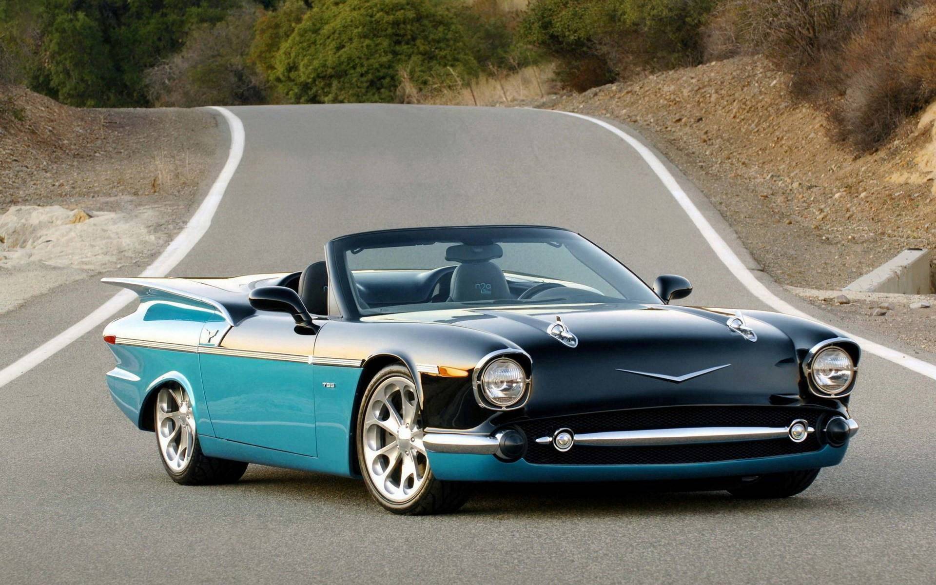 Classic Car Guide: Restoration, Auction Buying, and Collector Investment Tips