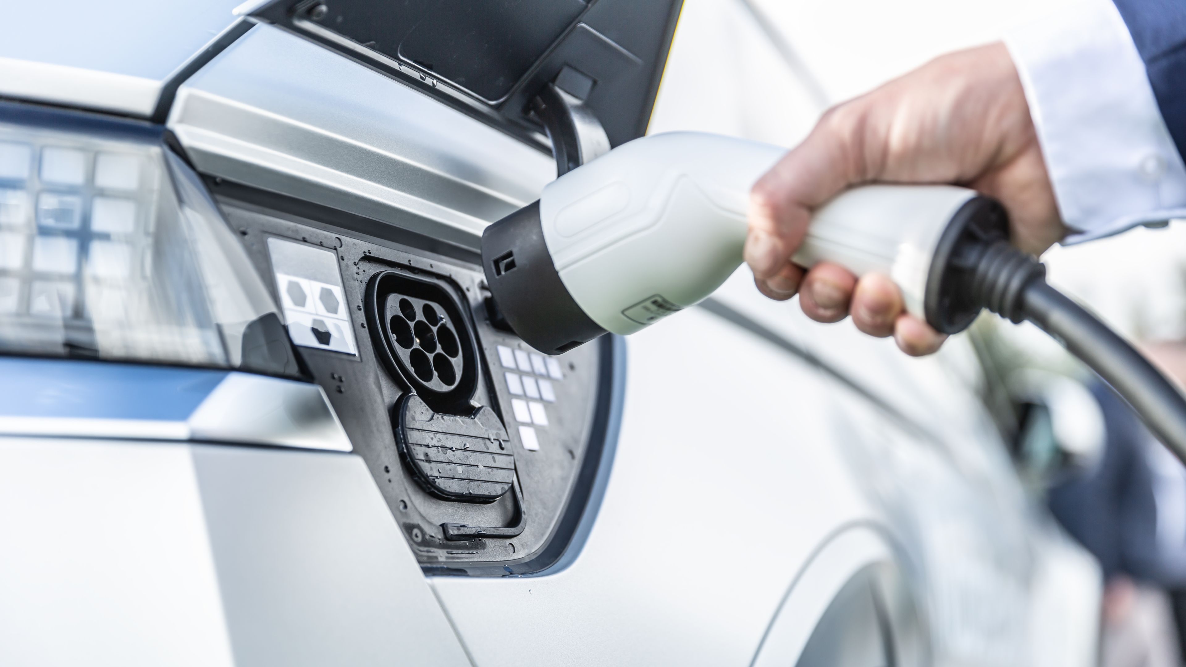 Your Complete Guide to Affordable Electric Vehicles: Costs, Charging & Benefits