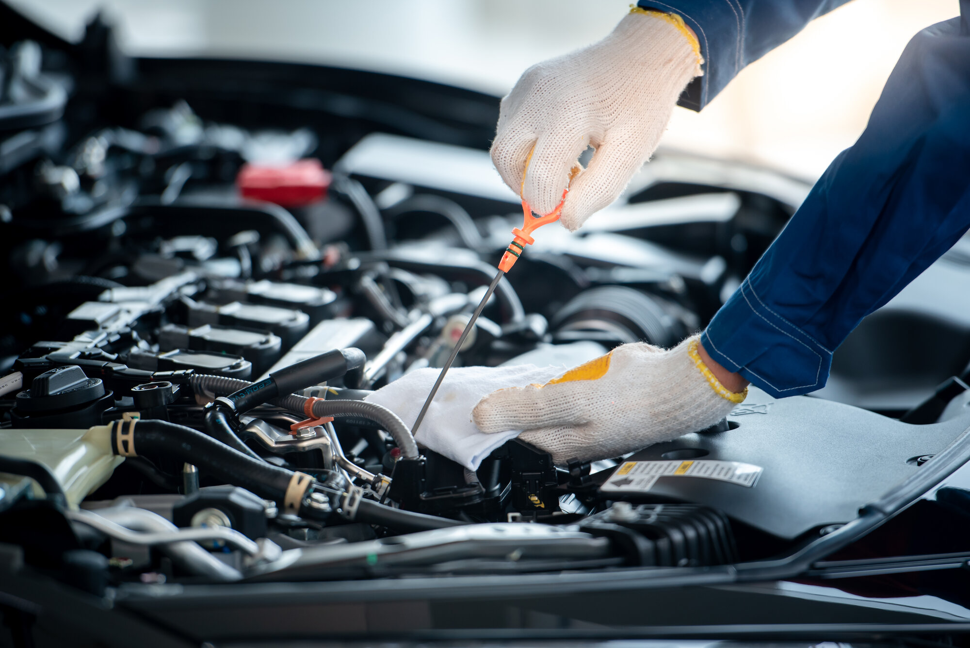 Essential Car Maintenance Guide: Warning Signs, DIY Tasks, and Modern Vehicle Care