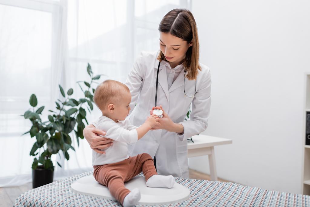 Comprehensive Guide to Choosing a Family Doctor: Services, Benefits & Key Tips
