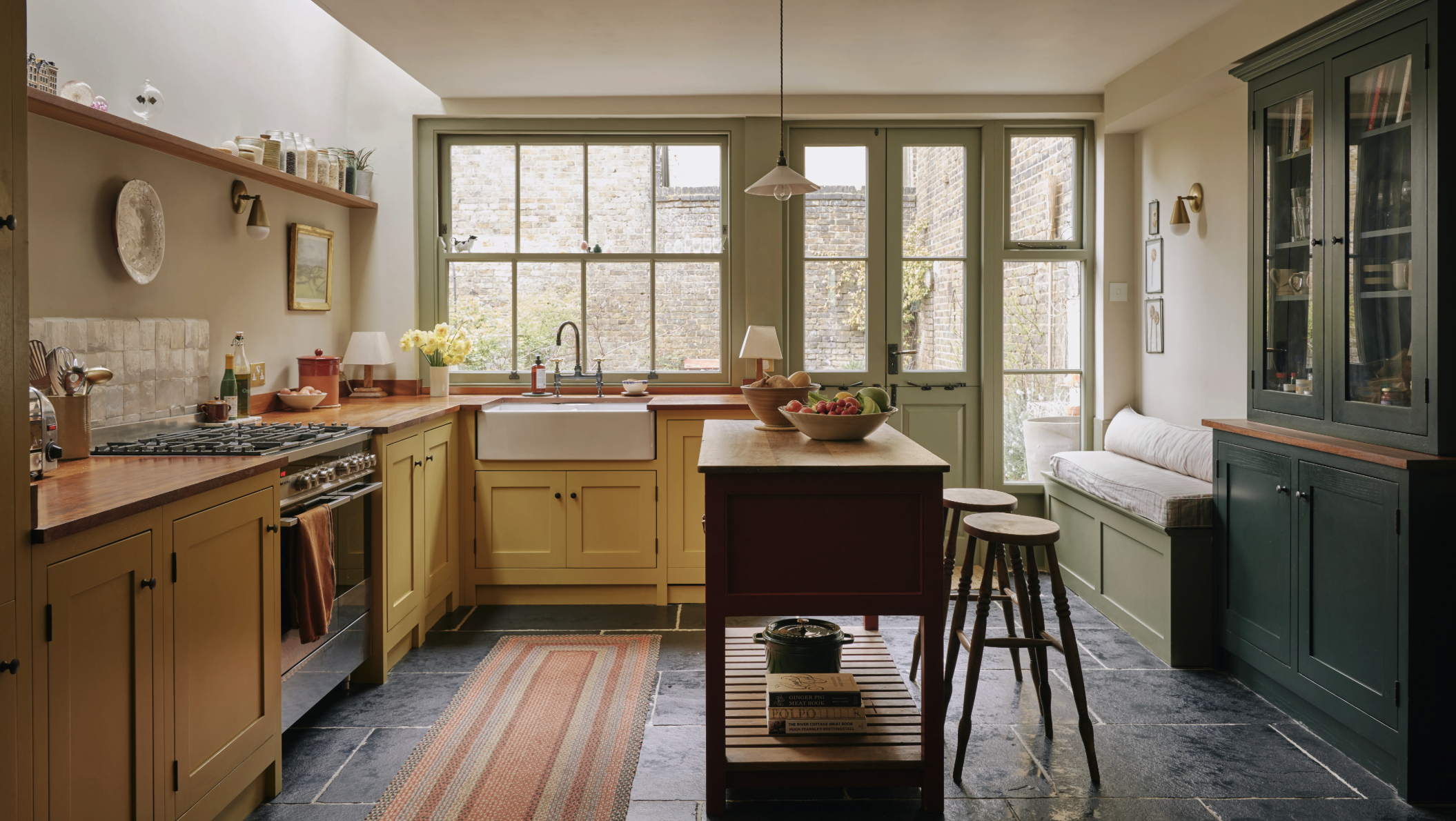 The Complete UK Kitchen Remodeling Guide: Budget, Design Trends, Layouts, Hiring Tips, and Inspiration for 2025