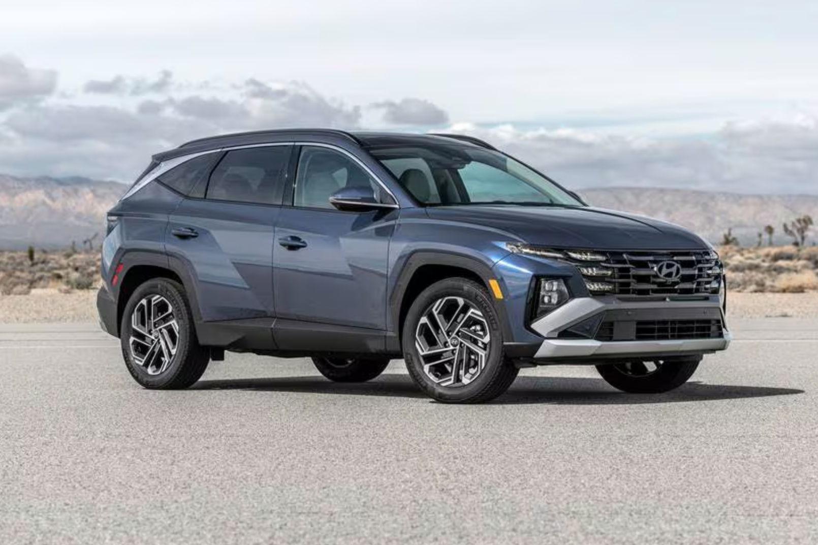 2025 Hyundai Tucson Review: Striking Design Meets Advanced Tech and Efficiency