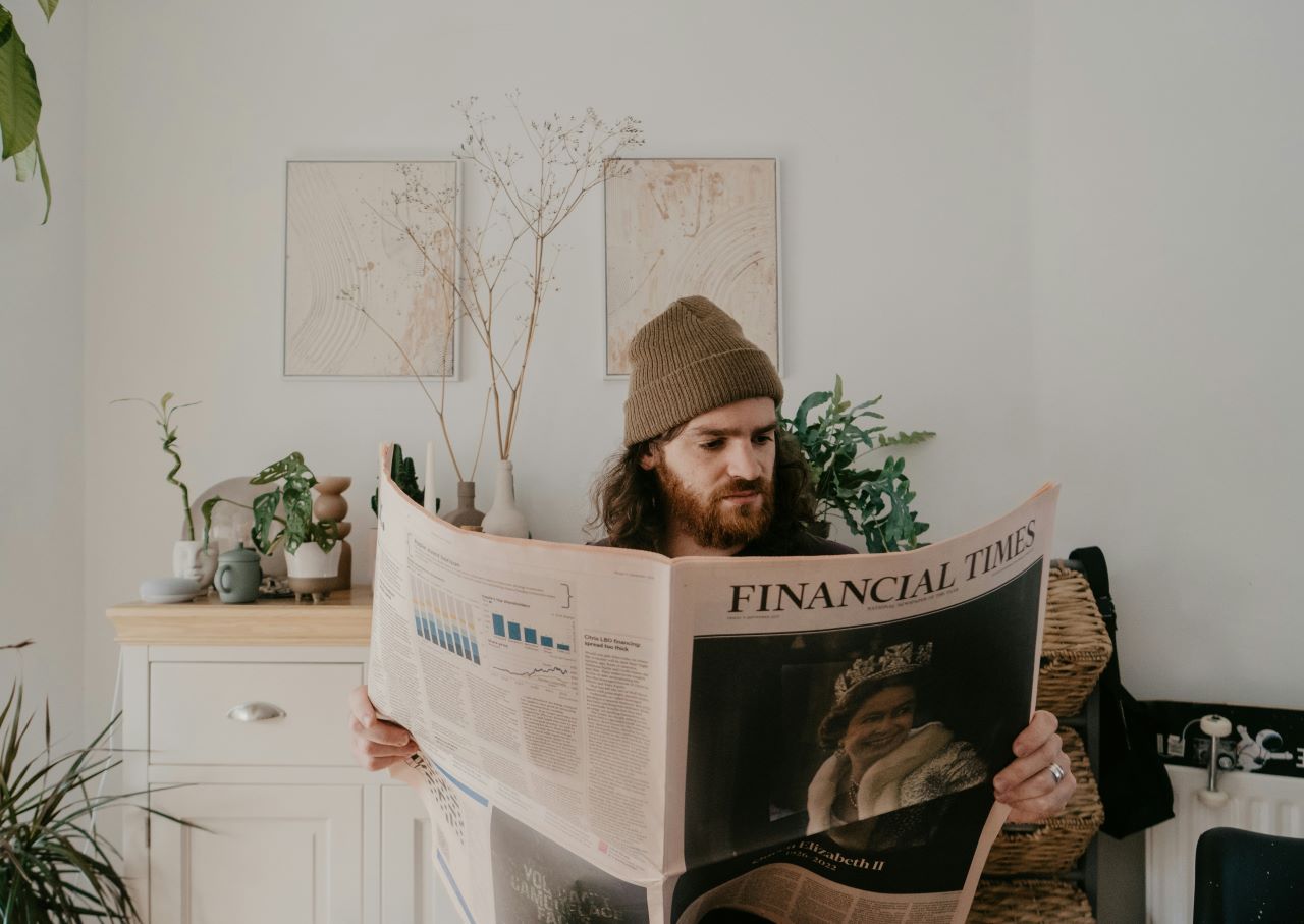 Financial Journalism: Ethics, Accuracy, and Investor Education