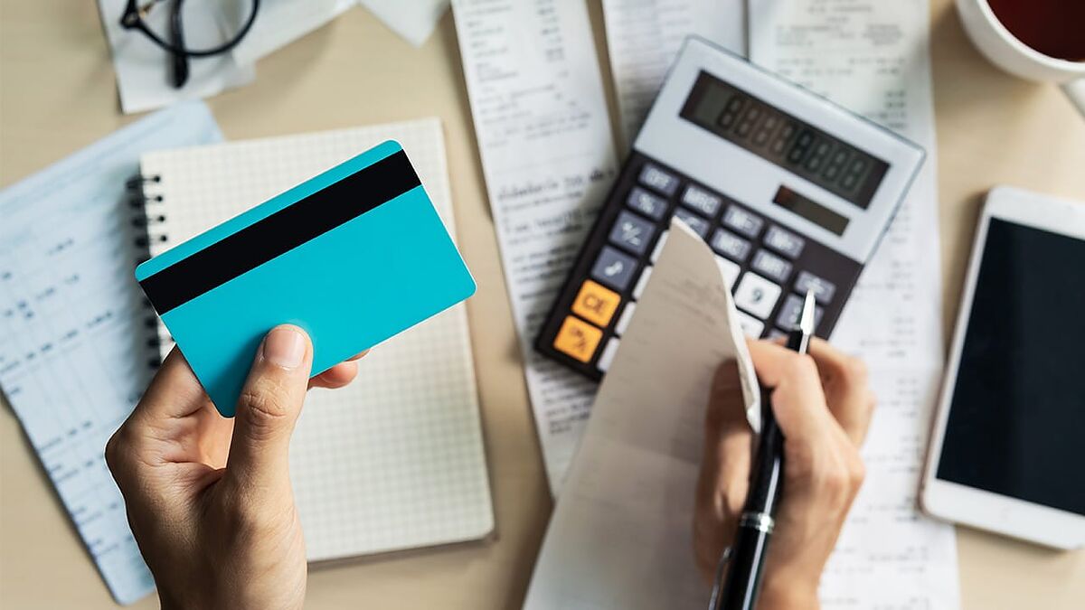 キャッシングの基礎と賢い利用法：今すぐ知っておくべきリスク回避のポイント