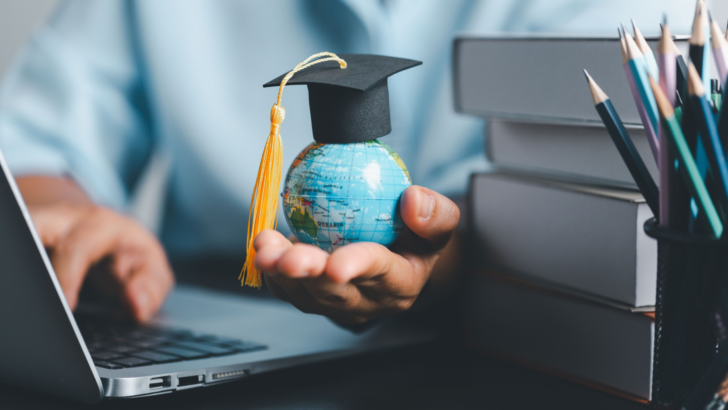 Becas en España 2025: Guía Completa de Ayudas Universitarias y Programas de Movilidad